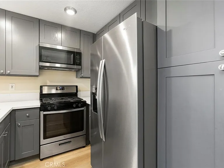 30 Gavilan — Photo 11