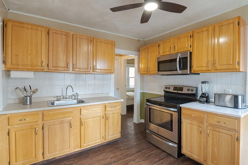 312 Franklin St — Photo 2