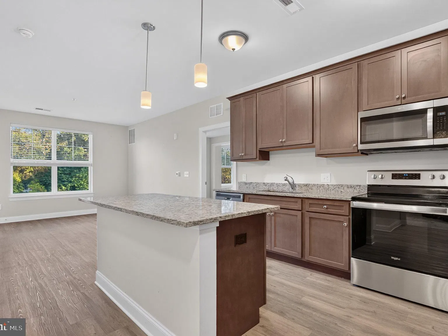2 bed, 2.0 bath, $2,500 — Photo 2