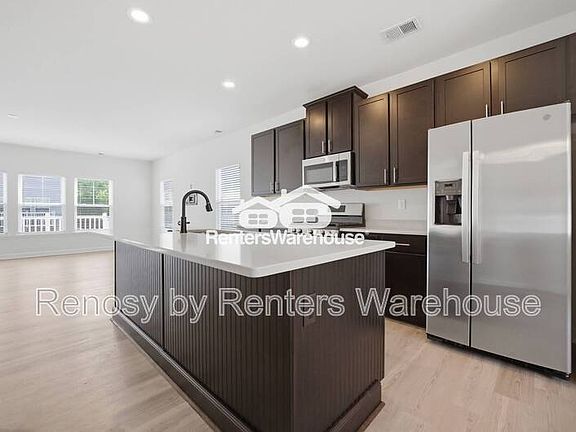 5th image of 1005 Opal St #105