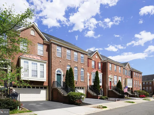 18269 Camdenhurst Dr, Gainesville, VA 20155