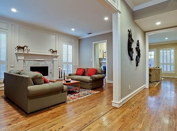 3rd image of 4151 Briargrove Ln
