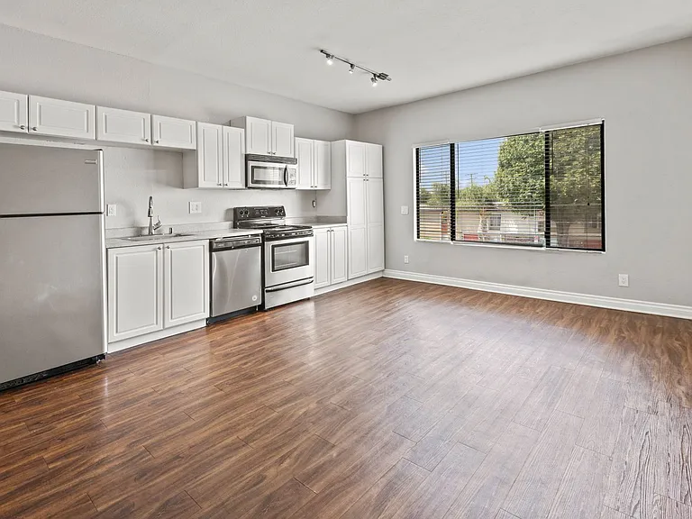 Park Place Apartments — Photo 41