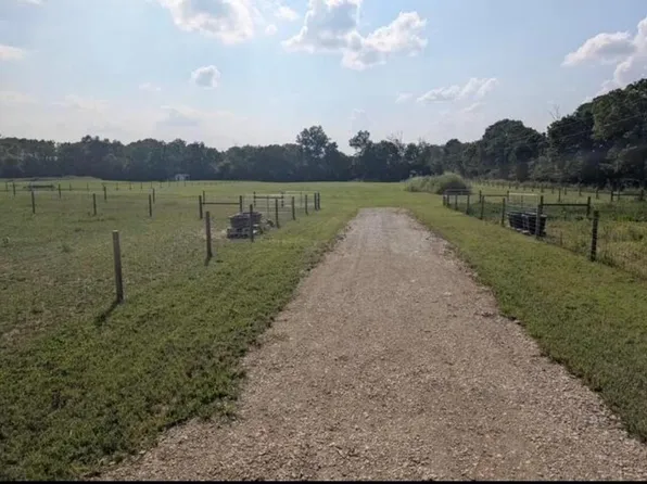 25415 Shoemaker Rd, Circleville, OH 43113