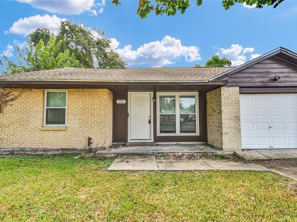 113 S Yaupon St, Lake Jackson, TX 77566
