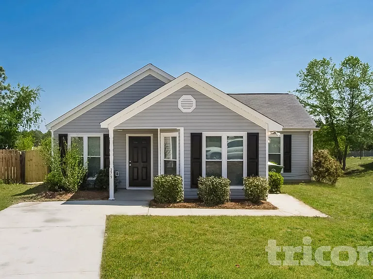 279 Legend Oaks Dr — Photo 1