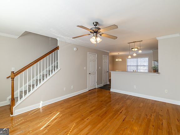 2nd image of 105 Whitehead Rd APT 21