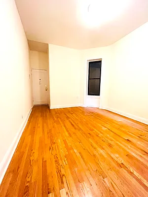 Rented by City Connections Realty | media 2