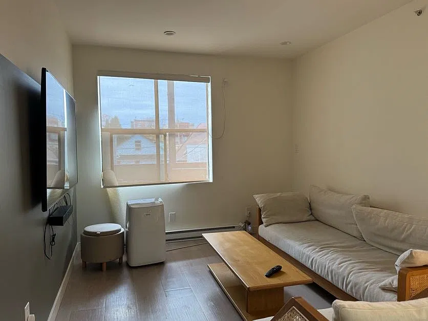 2 bed, 816 sqft, $2,650 — Photo 2