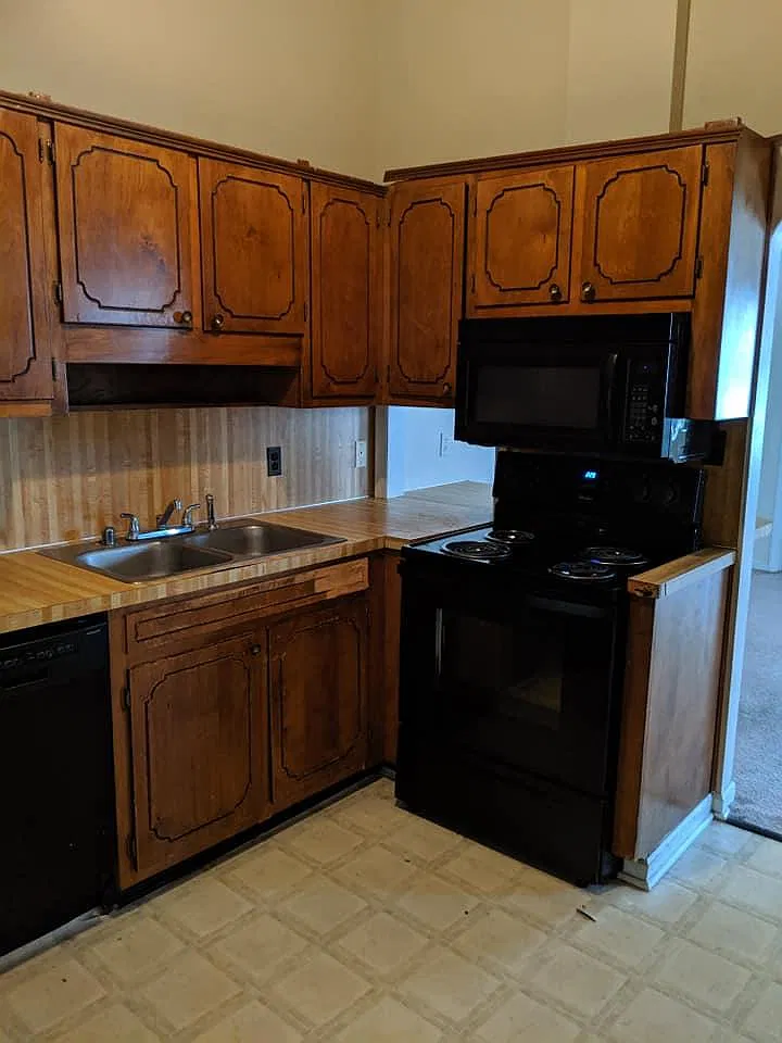 2 bed, 1.5 bath, 900 sqft, $1,000 — Photo 2
