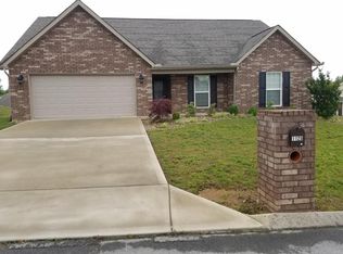 1125 Cherbourg Dr, Maryville, TN 37801