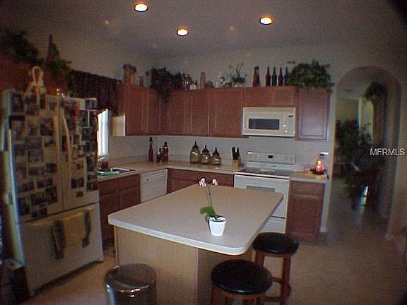 5th image of 213 Clydesdale Cir
