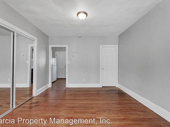 4th image of 3914 Hereford St #2S