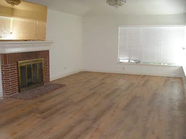 Living room & fireplace