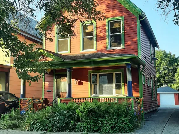 95 17th St, Buffalo, NY 14213