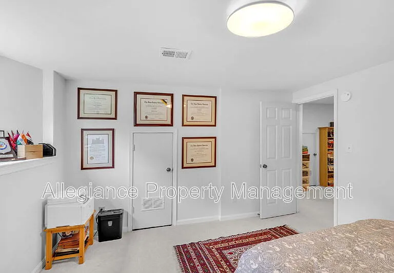 6861 Williamsburg Pond Ct — Photo 31