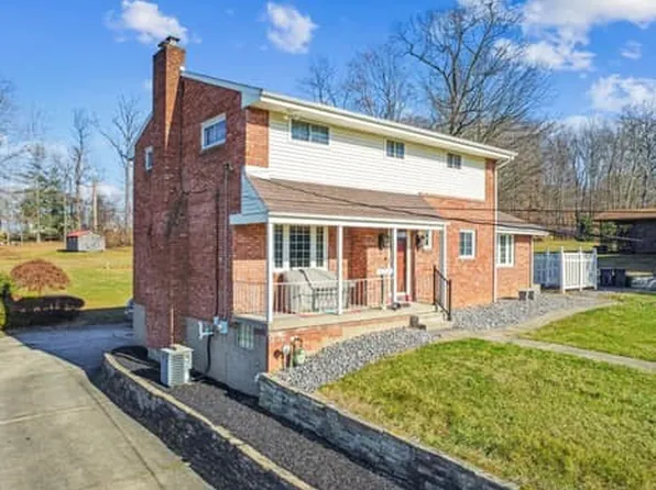 610 Cypress Ct, Trafford, PA 15085