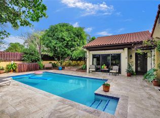 1000 NE 203rd Ter, Miami, FL 33179