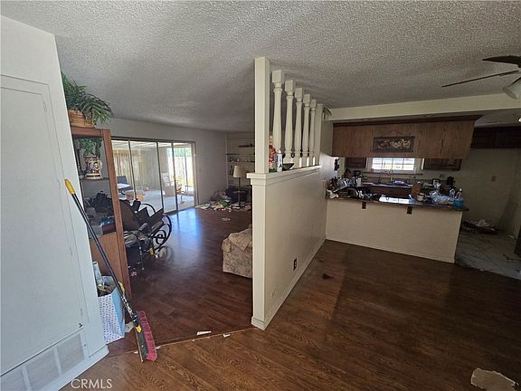 5th image of 17391 Elm St