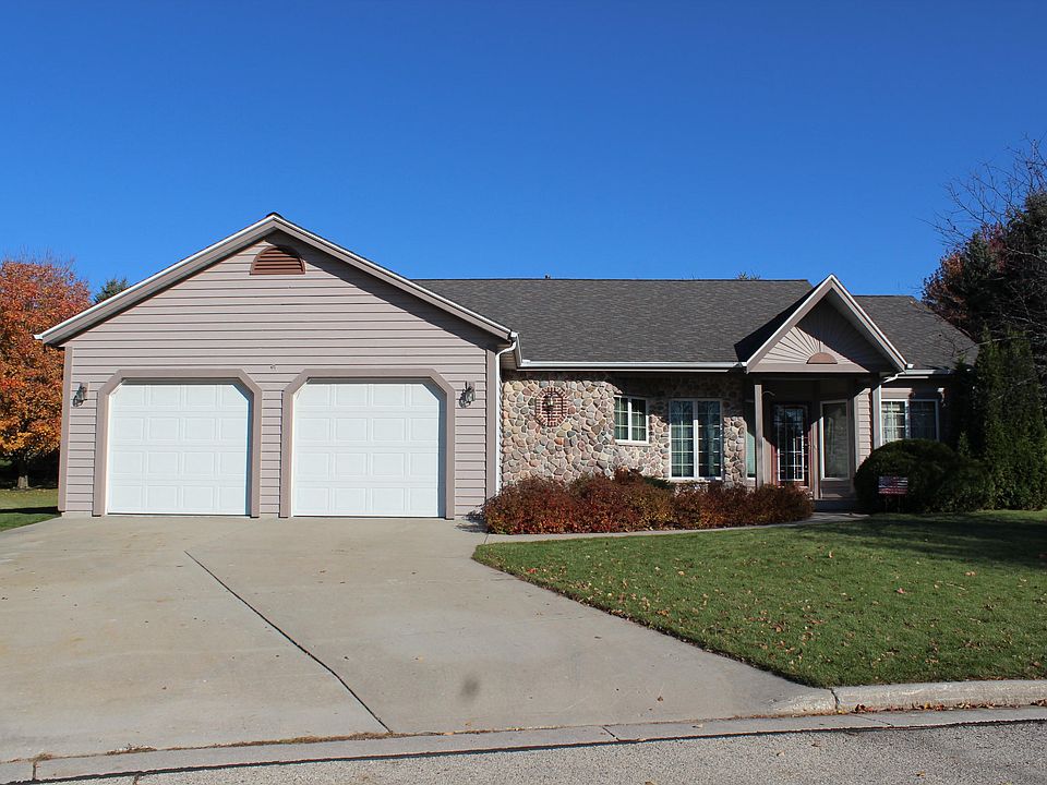 1st image of 444 Skyhawk Ct