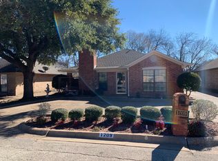 1209 Meadow Ridge Dr, Denton, TX 76201