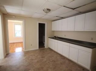 28 Lucretia Ave APT 2L, Chicopee, MA 01013