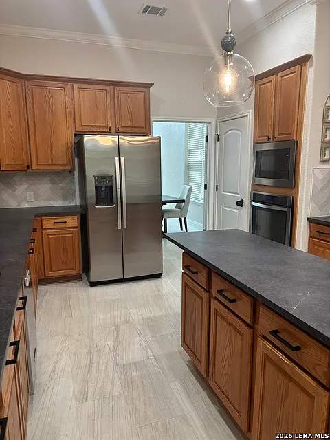 4 bed, 4.0 bath, 4110 sqft, $3,750 — Photo 4