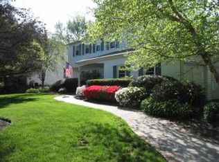 696 Westwind Dr, Berwyn, PA 19312
