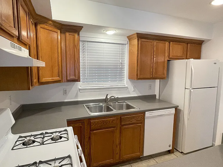 2200A Elder St — Photo 6