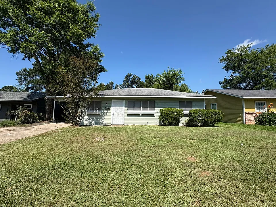 8408 David Dr
