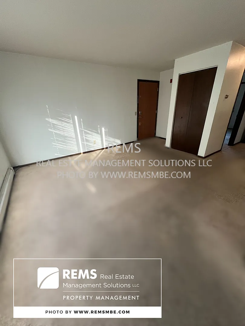 1120 Grand Avenue — Photo 1