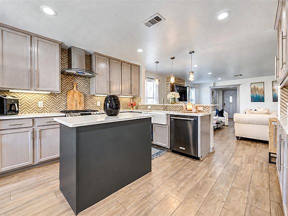 3rd image of 9619 Brandon Rock Ln