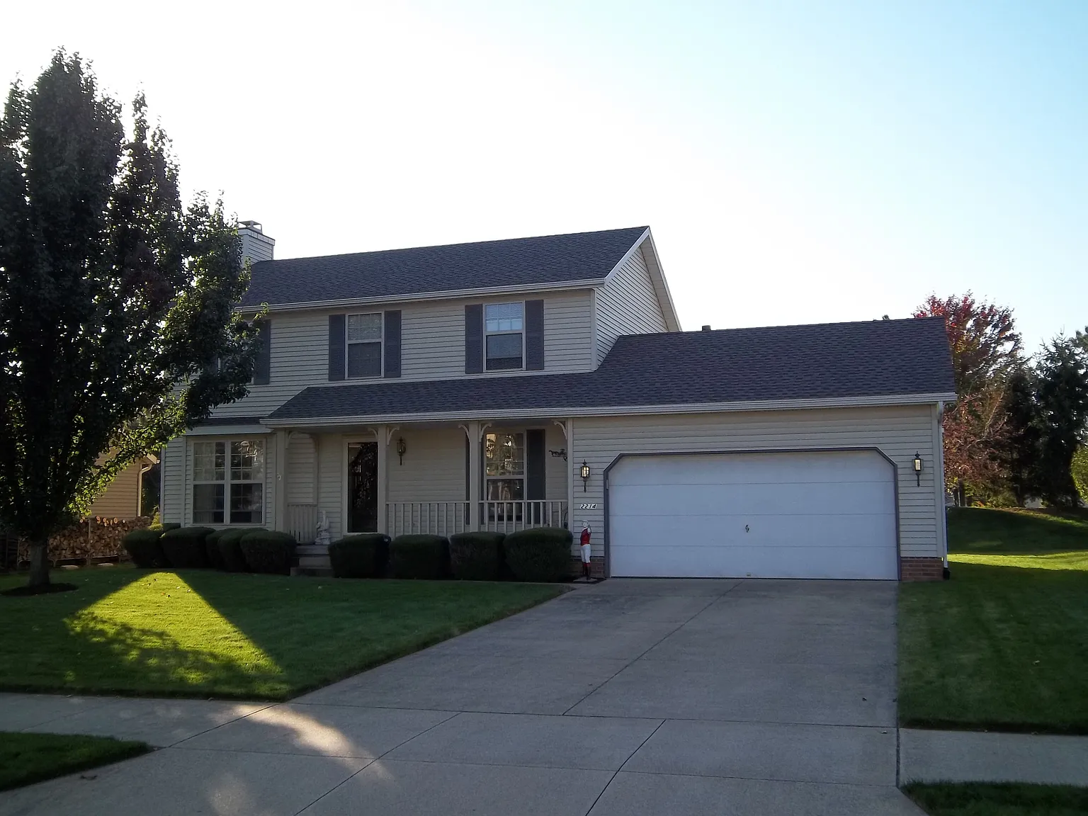2214 Canterbury Cir photo 1