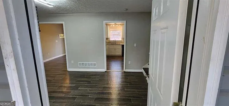 3 bed, 2.0 bath, 1482 sqft, $2,500 — Photo 4