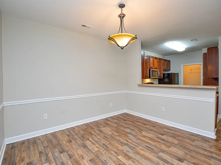 9823 Hyde Glen Ct — Photo 6