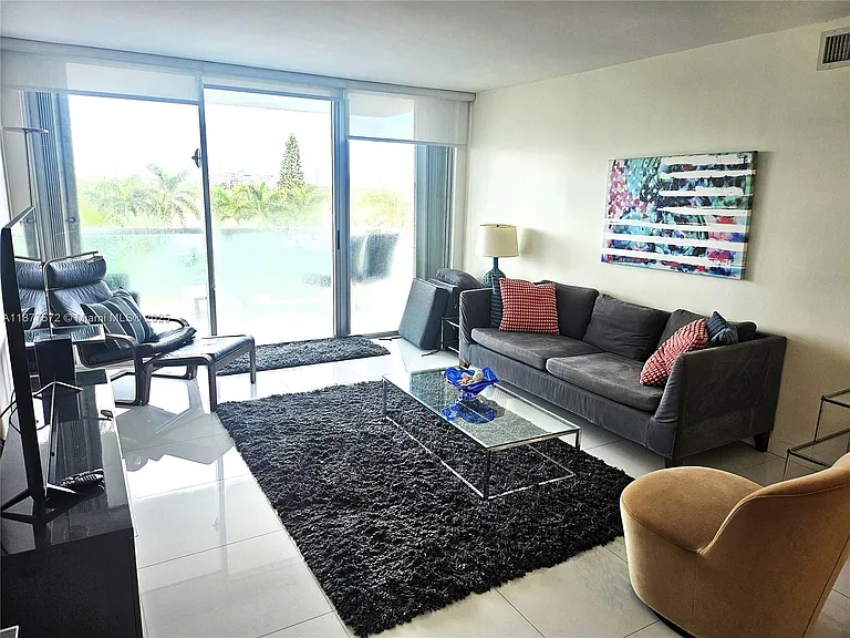 5161 Collins Ave #707 — Photo 26