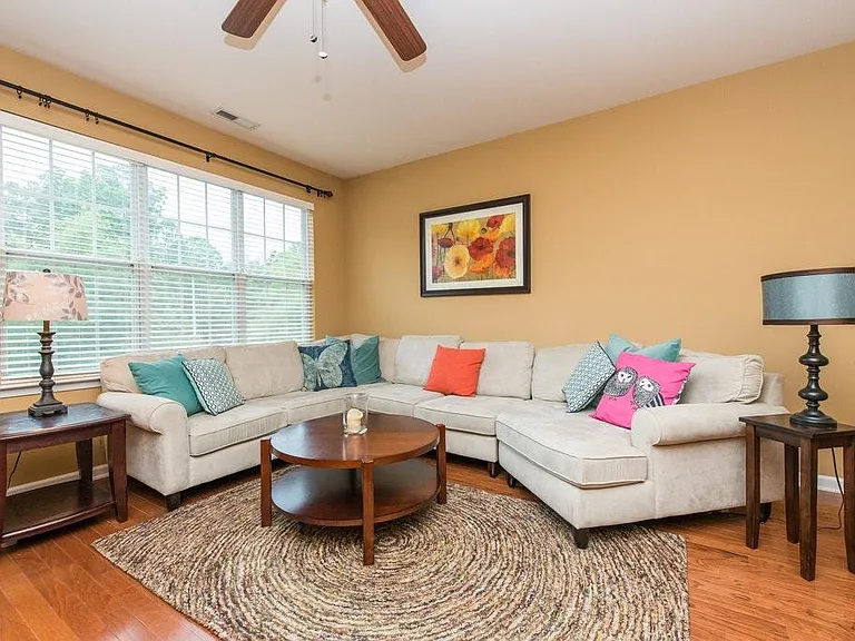 3841 Cary Glen Blvd — Photo 1