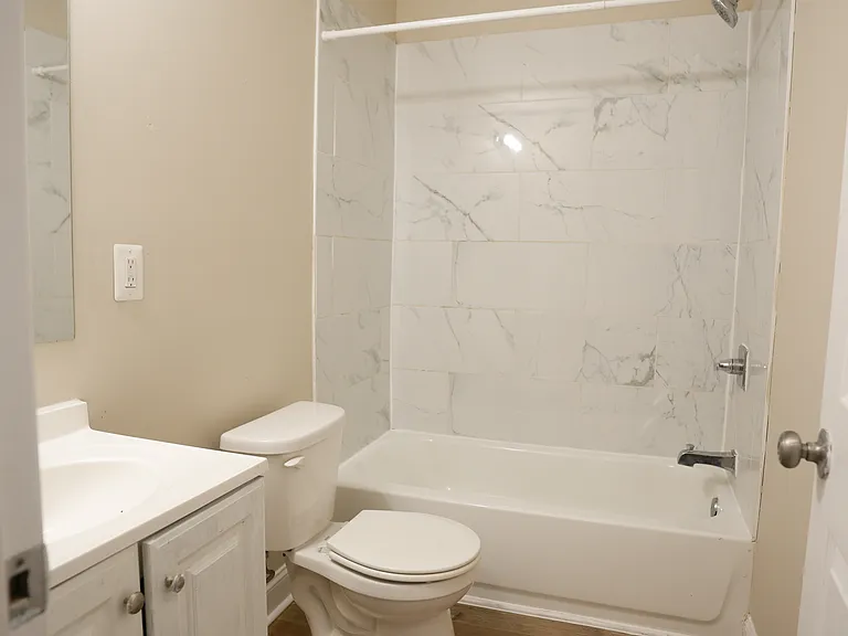 2910 Hilldale Ave — Photo 11