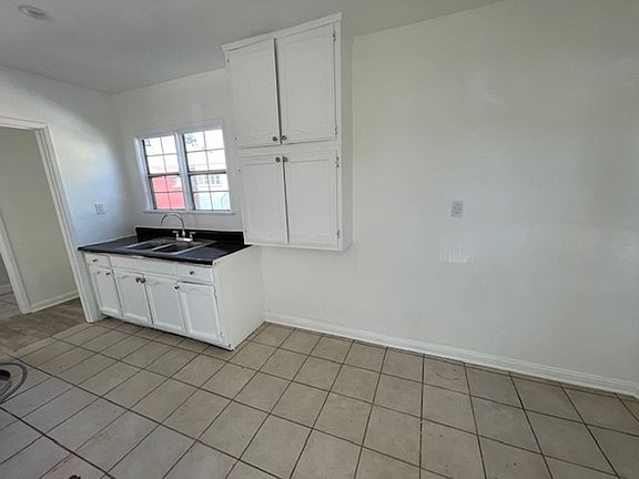 2nd image of 6215-6219 Crenshaw Blvd #6215