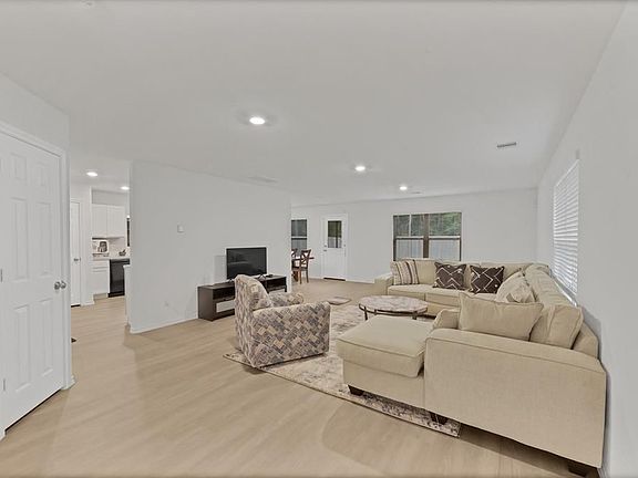 4th image of 21976 Juniper Crossing Dr