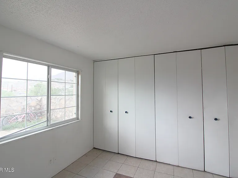 5200 Carousel Dr #2 — Photo 5