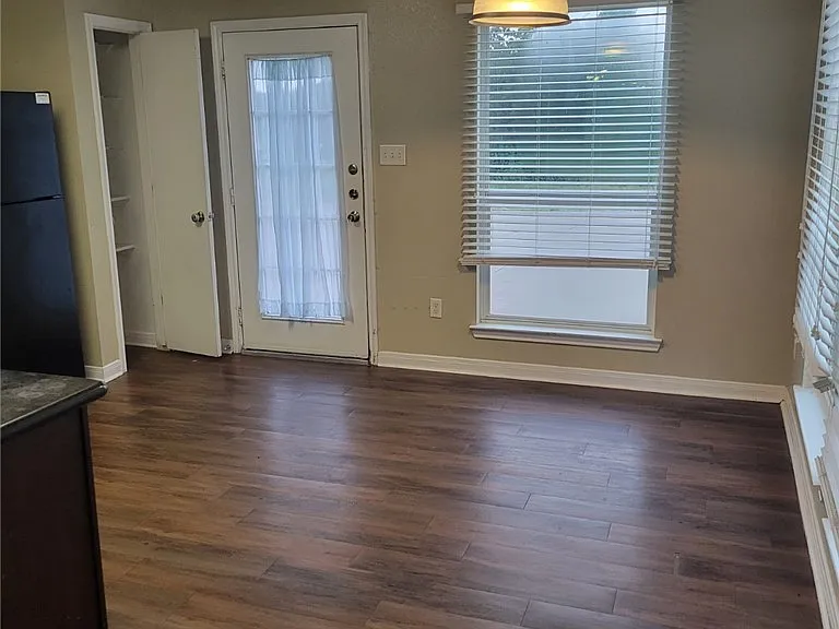 4121 McFarland Dr — Photo 4