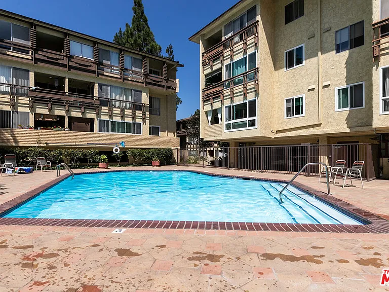 5600 Kensington Way #104 — Photo 30