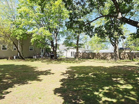 3rd image of 119-121 Maple Avenue