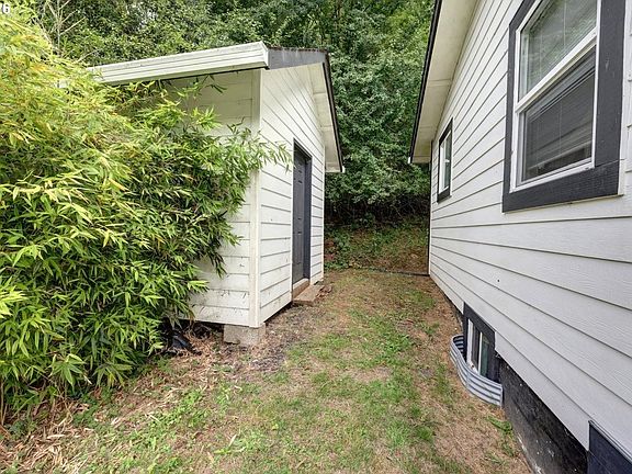 2nd image of 5985 Cedar St