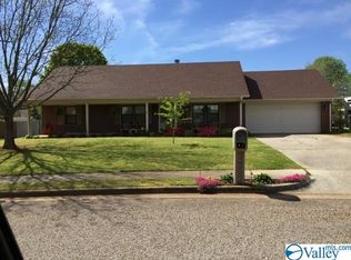 102 Fernglen Cir, Meridianville, AL 35759