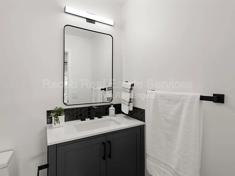 1710 Hanford Dr #1704 — Photo 13