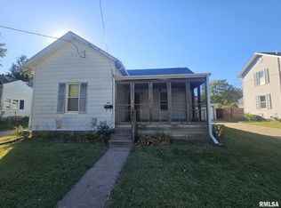 208 Fletcher Ave, Muscatine, IA 52761