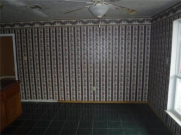 3rd image of 1105 Carmadelle St
