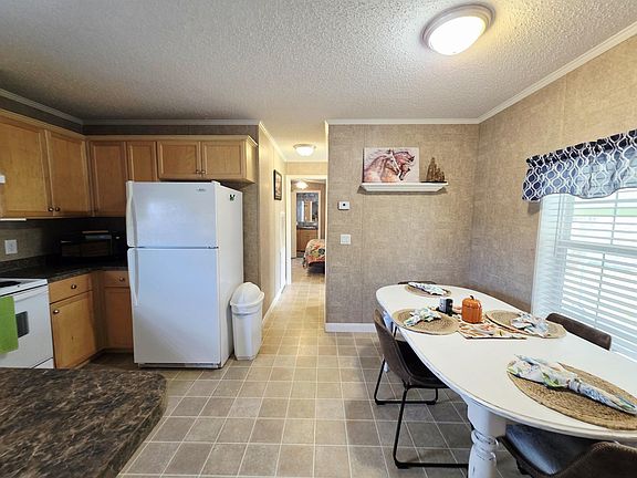 5th image of 1501 W Lake Dr Drive W